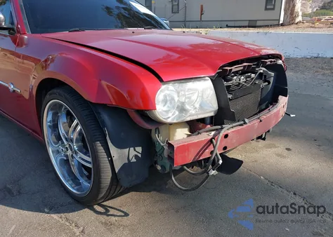 2006 Chrysler 300C z USA, uszkodzony, nr VIN 2C3LA63H96H417804